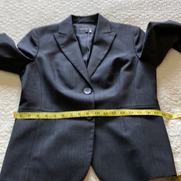 Just listed💋 classic black gray w/ light white line throughout 2 button blazer - Picture 11 of 16